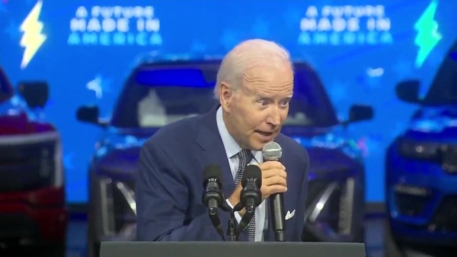 Biden Whispers as He Brags About Reducing the Deficit: ‘The American People Should Have Confidence That We Are on the Right Track’