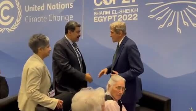 John Kerry Shakes Hands with Venezuela’s Nicolas Maduro at COP27 Summit in Egypt