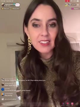 Taylor Lorenz Abruptly Ends Her Live TikTok Stream After Seeing the Comments