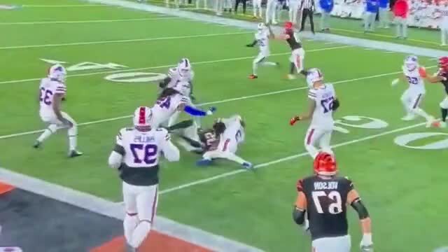 Footage of Buffalo Bills' Damar Hamlin Collapsing After Taking a Hard Hit  :: Grabien - The Multimedia Marketplace