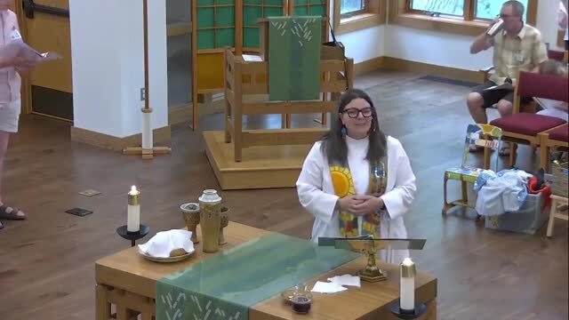 LGBT Pastor Leads Prayer: I Believe in a Non-Binary God Whose Pronouns Are Plural