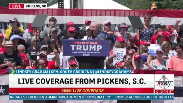 ‘Just Calm Down for a Second’: Lindsey Graham Gets Booed During Speech at Trump Rally in South Carolina