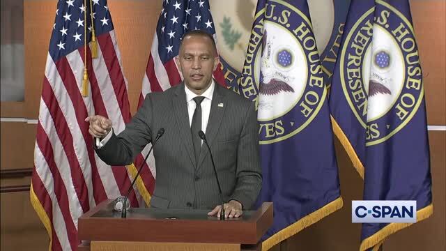 Hakeem Jeffries: RFK Jr. ‘Is a Living, Breathing False-Flag Operation’